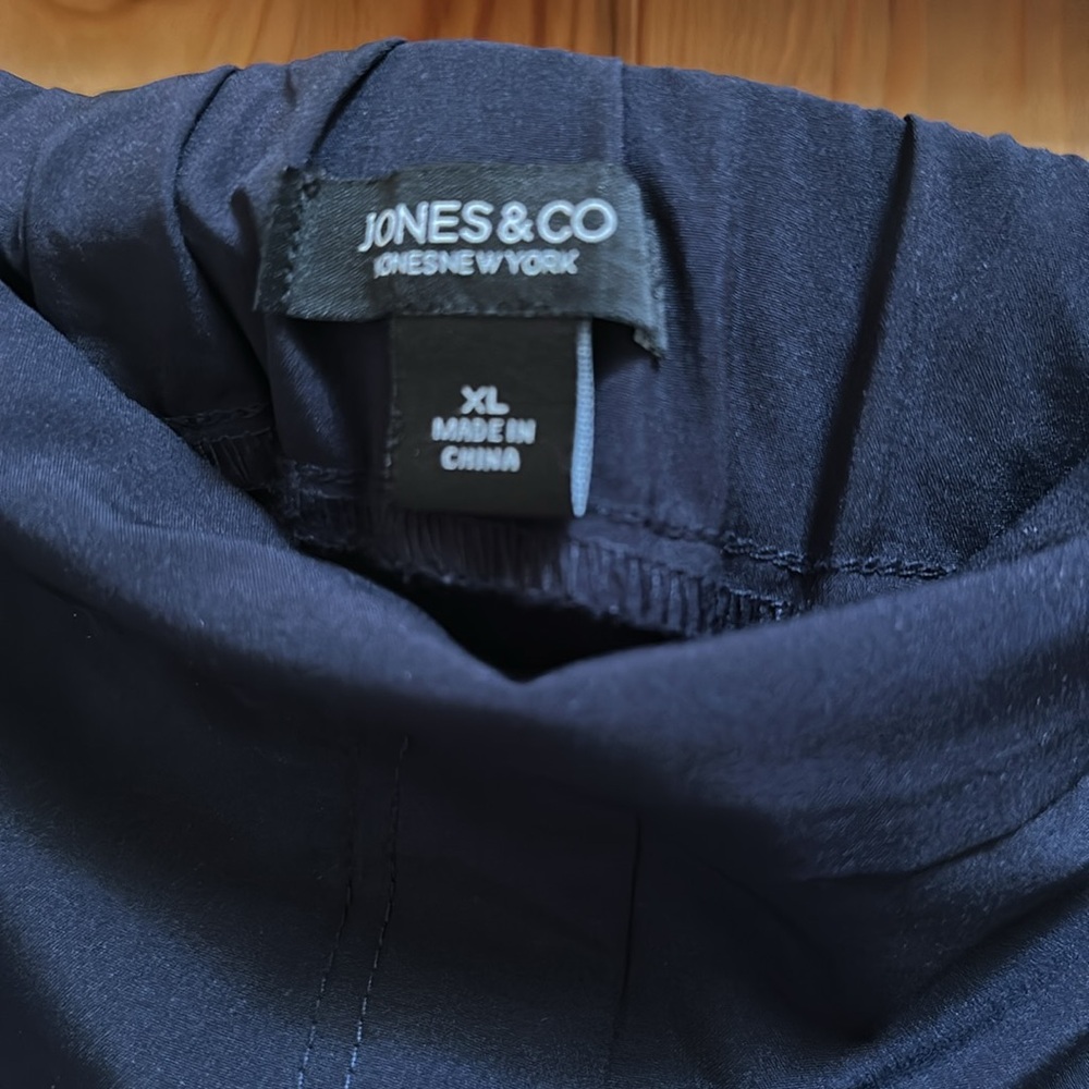 Women's Jones & Co. Shorts - Picture 4 of 9